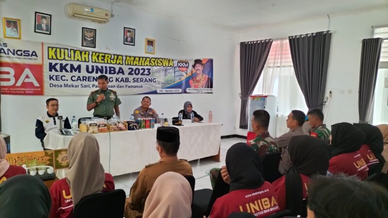Komandan Koramil (Danramil) 0602-17 Kapten Inf Rokhim saat menghadiri acara penutupan dan pelepasan Kuliah Kerja Mahasiswa (KKM) Kampus Uniba Tahun 2023