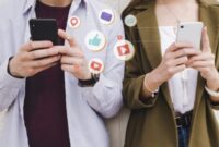 Gambar Ilustrasi: Memanfaatkan media online sebagai strategi utama dalam membangun reputasi brand dan meningkatkan kepercayaan pelanggan di era digital. (Dok/Freepik.com)