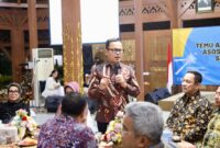 Wamendagri Bima saat menghadiri acara Temu Alumni Dewan Pengurus Apeksi di Pendopo Kota Bandung