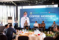 Andra Soni menggelar dialog dengan pelaku usaha di Birdie Cafe and Resto The Royale Krakatau Golf and Country Club, Kota Cilegon