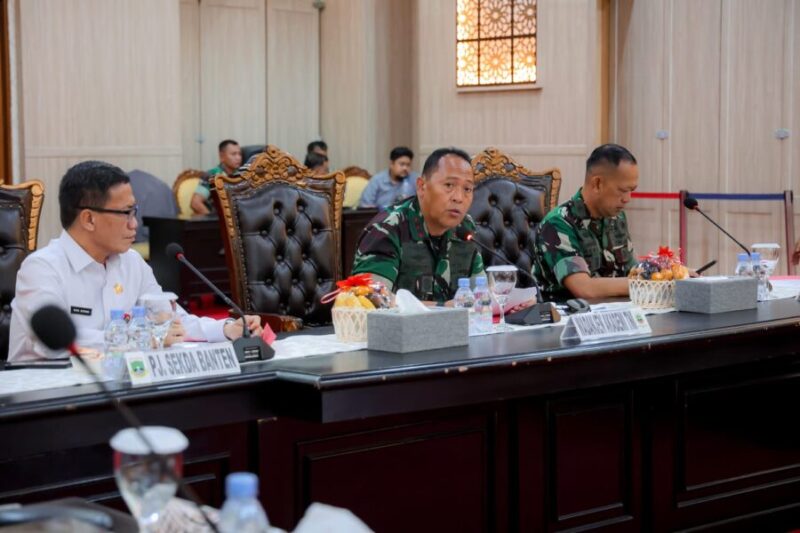 Sekda Provinsi Banten Nana Supiana mnghadiri Rapat Koordinasi (Rakor) Persiapan Pelaksanaan Kegiatan Latihan Integrasi Taruna Wreda Nusantara (Latsitardanus) XLV Taruna tingkat III dan IV 2025