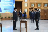 Sekjen Kemendagri Tomsi Tohir melantik 16 pejabat pimpinan tinggi pratama di lingkungan Kemendagri.