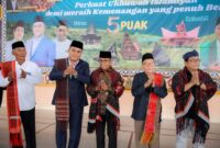 Gubernur Banten Andra Soni saat menghadiri pelantikan Pengurus Keluarga Besar Ikatan Keluarga Batak Muslim (Ikabamus) Provinsi Banten Periode 2025-2029