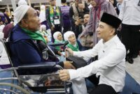 Wagub Banten A Dimyati Natakusumah bersama jamaah haji Kloter 33 JKG Kabupaten Pandeglang