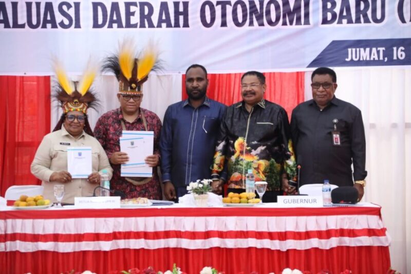 kegiatan Evaluasi Daerah Otonomi Baru (DOB) empat Provinsi di Papua yang berlangsung di Gereja Wesaroma Pikhe.