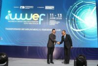 Wakil Menteri Dalam Negeri (Wamendagri) Bima Arya saat menghadiri acara Indonesia Water and Wastewater Expo and Forum