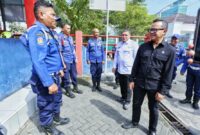 Wamendagri Bima Arya saat meninjau Markas Besar (Mabes) Damkarmat Kota Makassar
