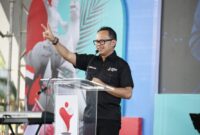 Wamendagri Bima Arya Sugiarto dalam acara Indonesia Youth Summit 2025 di Lapangan Karebosi, Kota Makassar. 