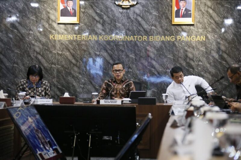 Wakil Menteri Dalam Negeri Bima Arya Sugiarto dalam Rapat Koordinasi Satuan Tugas Nasional Kopdeskel Merah Putih di Kantor Kementerian Koordinator (Kemenko) Bidang Pangan