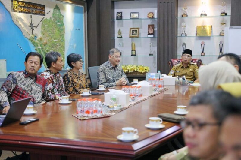pertemuan Gubernur Lampung Rahmat Mirzani Djausal dengan Rektor Universitas Padjajaran Prof. Arief Sjamsulaksan Kartasasmita dan jajarannya