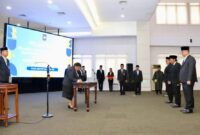 Wakil Menteri Dalam Negeri (Wamendagri) Ribka Haluk melantik dua pejabat pimpinan tinggi madya dan satu pejabat fungsional ahli utama di lingkungan Kementerian Dalam Negeri (Kemendagri)
