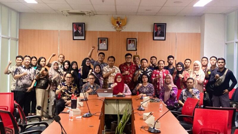 Kegiatan pembekalan teknis kepada para pegawai di bidang publikasi dan dokumentasi media DBMSDA