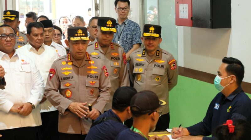 Kapolri Dorong Iklim Investasi Sehat demi Perluasan Lapangan Kerja Kapolri Dorong Iklim Investasi Sehat demi Perluasan Lapangan Kerja