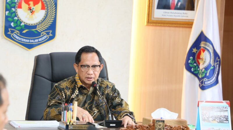 Mendagri Tito Karnavian Minta Percepatan Pembangunan Huntara bagi Korban Bencana di Sumatera