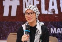 Aktivis Wanda Hamidah berbicara dalam konferensi pers di kawasan Kwitang, Kecamatan Senen, Jakarta Pusat, Jumat (6/3/2026). (Istimewa)