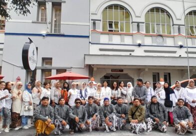 Syiar Budaya di Titik Nol Jogja, Komunitas Surjan dan Kebaya Kenalkan Adab kepada Generasi Muda