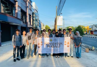 Mahasiswa Teknik Industri UWM Turun ke Jalan, Bagikan Takjil Gratis di Sleman