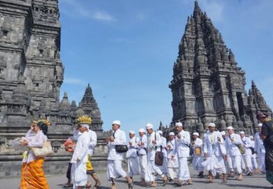 Ritual Tawur Agung Kesanga Nasional Berlangsung Khidmat di Candi Prambanan