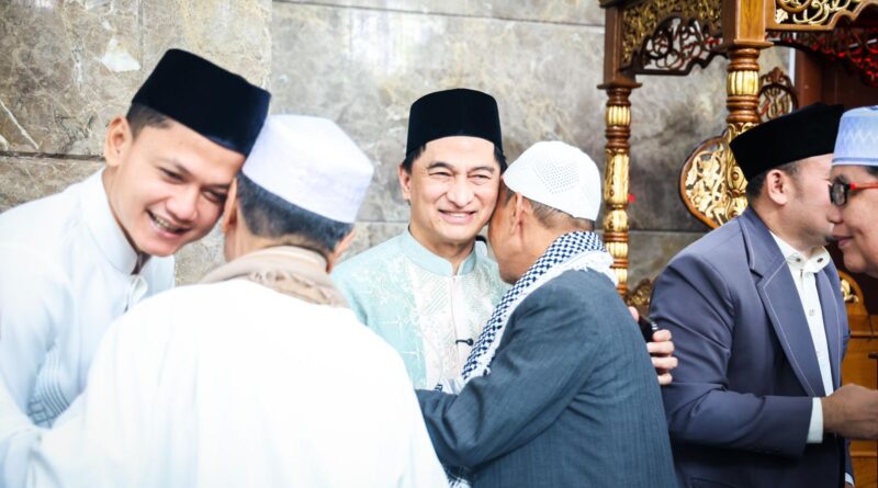 Momen Idulfitri, Warga Pandeglang Sampaikan Doa dan Dukungan untuk Wagub Banten