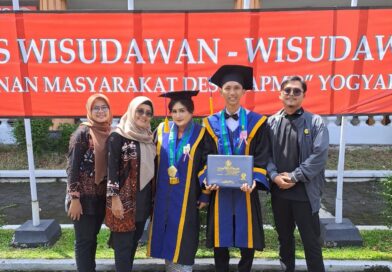 Kalurahan Condongcatur Konsisten Tingkatkan SDM, Tiga Pamong Diwisuda Kalurahan Condongcatur Konsisten Tingkatkan SDM, Tiga Pamong Diwisuda