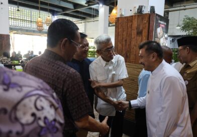 Wawali Abdul Harris Bobihoe Pererat Silaturahmi dengan Pensiunan Pemkot Bekasi Wawali Abdul Harris Bobihoe Pererat Silaturahmi dengan Pensiunan Pemkot Bekasi