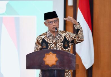 Kesenjangan Teori dan Realitas Jadi Sorotan dalam Orasi Ilmiah Haedar Nashir