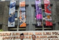 SOLID-Ketua IKASPS UNNES, Irjend Pol Dr Susilo Teguh R, M.Si (kaos putih pakai peci) & Ketua Ikatan Peneliti Lingkungan Binaan Indonesia, Dr Susilo Kusdiwanggo, ST. MT (kemeja hitam). (Foto Ist).  