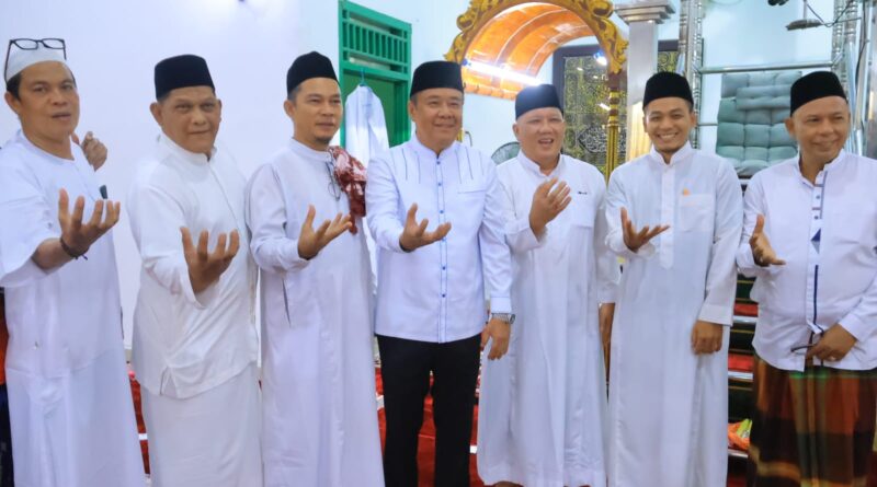 Wagub Sumsel Cik Ujang Perkuat Silaturahmi Lewat Safari Jumat dan Penyaluran Bantuan