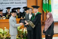 Penganugerahan UMY Awards 2026 kepada Shamsi Ali, Imam Masjid New York, USA