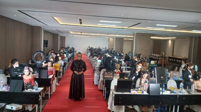 Uly Rias Pengantin Siapkan Generasi Baru MUA Profesional di Industri Kecantikan