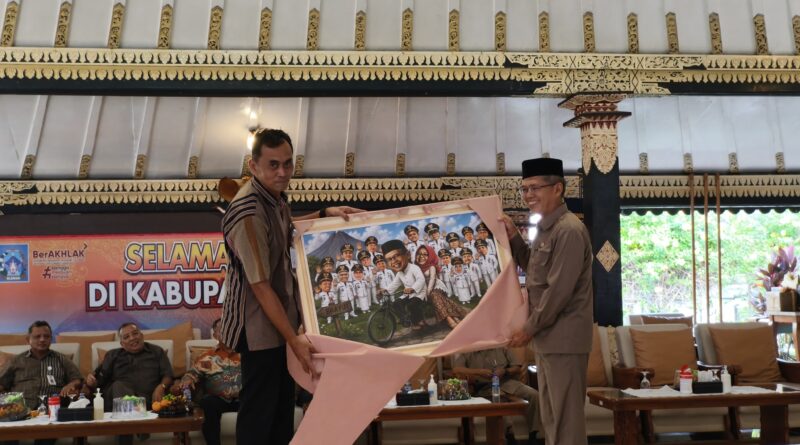 Pendopo Dipenuhi Haru Saat Harda Melepas Sekda Sleman Purnatugas