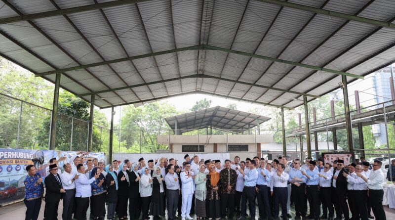 Lepas Dua Pejabat Eselon II yang Purna Tugas, Andra Soni Dorong Semangat Melayani Masyarakat