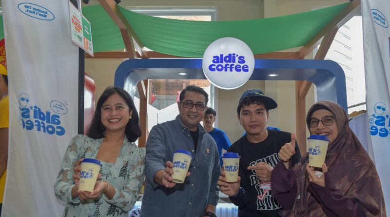Buka Festival Burger Dunia, Menteri Ekraf Pacu Daya Saing UMKM Kuliner Indonesia