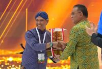 Alumni KPI UMY, Ananto Isworo saat menerima penghargaan Kalpataru 2026 di Jakarta