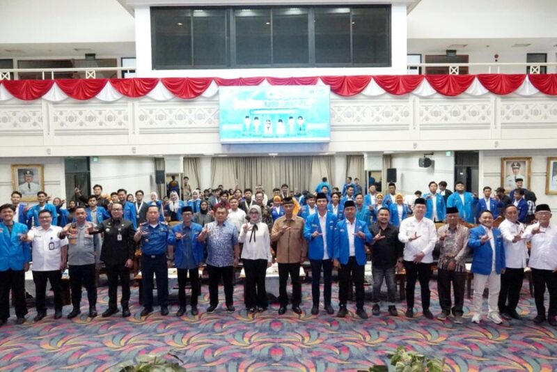 Wakil Gubernur Lampung bersama jajaran PMII dan peserta PKL di Balai Keratun, Rabu (1/7/2026)