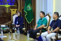 Yona Wahyuni Kemala menyampaikan rencana pembaruan kerja sama korporasi di hadapan Gubernur Sumatera Selatan saat audiensi di Palembang