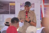 Gubernur Lampung menjelaskan program peningkatan infrastruktur dan penguatan sektor pertanian kepada masyarakat Kecamatan Bandar Negeri Suoh, Lampung Barat