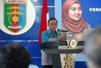 Ganjar Jationo, memberikan arahan saat membuka Uji Kompetensi Wartawan (UKW) Angkatan ke-38 Persatuan Wartawan Indonesia (PWI) Provinsi Lampung di Balai Wartawan Hi. Solfian Akhmad, Bandar Lampung
