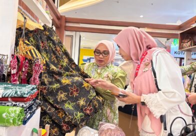Hadiri HUT ke-46 Dekranas, Ketua Dekranasda Bekasi Perkuat Komitmen Majukan UMKM