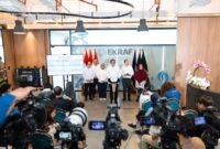 Menteri Ekraf memberikan keterangan kepada awak media mengenai implementasi Rindekraf 2026–2045