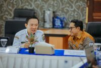 Sekretaris Daerah Provinsi Lampung berdiskusi dengan Kepala Perwakilan BPKP Provinsi Lampung