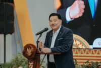 Wakil Menteri Koordinator Bidang Hukum, Hak Asasi Manusia, Imigrasi, dan Pemasyarakatan memberikan sambutan dalam acara silaturahmi dan ramah tamah di Mahan Agung, Bandar Lampung