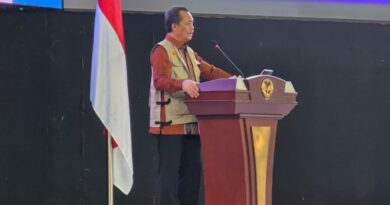 Kepala BSKDN Tekankan Peran Mahasiswa KKN dalam Mengembangkan Potensi Unggulan Kepulauan Yapen Kepala BSKDN Tekankan Peran Mahasiswa KKN dalam Mengembangkan Potensi Unggulan Kepulauan Yapen