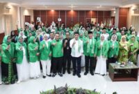 Wakil Gubernur Banten berfoto bersama jajaran pengurus Wanita Persatuan Pembangunan (WPP) usai menghadiri Rapat Pimpinan Nasional (Rapimnas) I WPP di Hotel Le Semar, Karawaci, Kabupaten Tangerang, Jumat (17/7/2026)