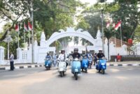 Gubernur Banten bersama ratusan anggota Scooter Banten Bersatu (SBB) menggelar touring di Kota Serang, Sabtu (1/8/2026)