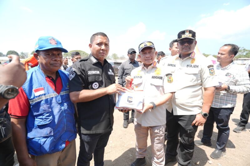 Tanggap Gempa Pulau Palue, Mendagri Salurkan Bantuan bagi Warga Terdampak