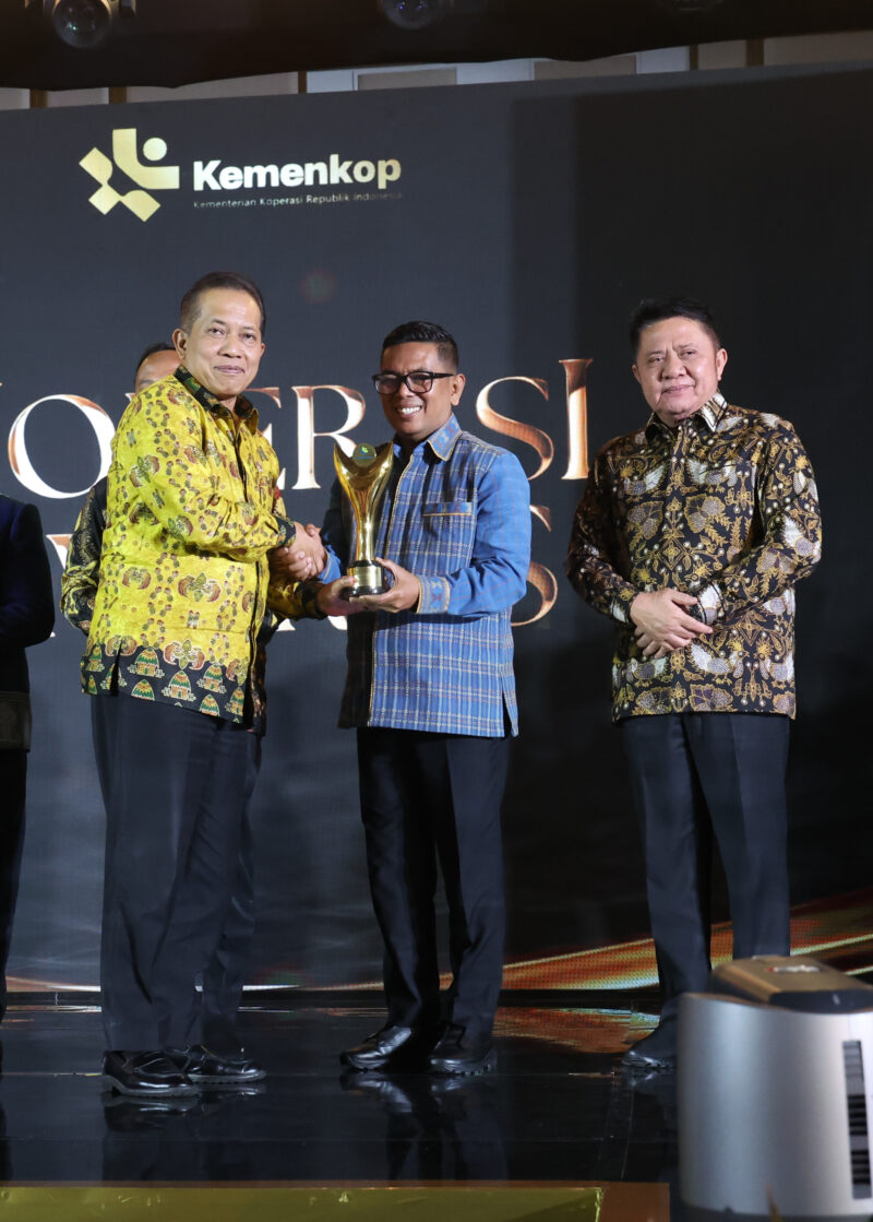 Andra Soni Dianugerahi Bakti Nayaka Mahambara, Komitmen Koperasi Banten Dapat Apresiasi