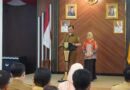 Purnabakti, Kadinkes Lampung dr. Edwin Rusli Terima Penghargaan dari Wagub Jihan Nurlela