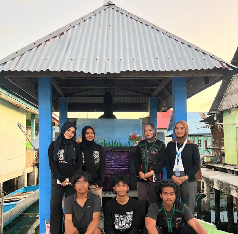 KKN UMY Bantu Warga Mola Wakatobi Kelola Sampah dengan Teknologi Tepat Guna