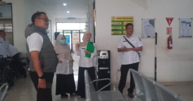 Dinkes Bekasi Ingatkan Warga Lindungi Diri dari Abu Vulkanik Dinkes Bekasi Ingatkan Warga Lindungi Diri dari Abu Vulkanik